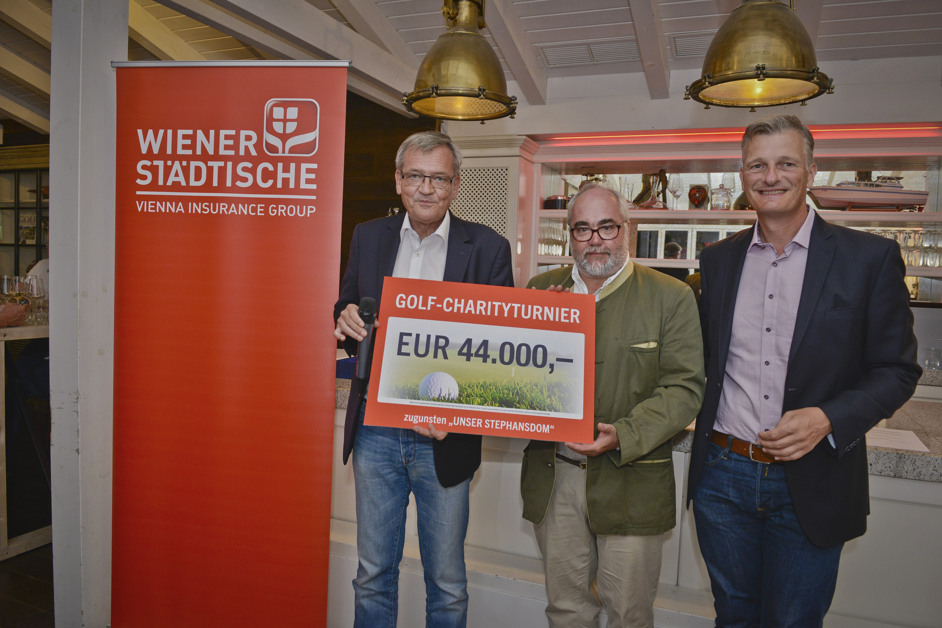 Scheckbergabe Charity-Golftunier 2018